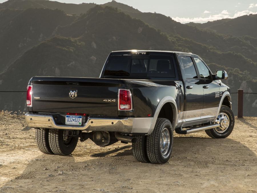  Dodge Ram 3500 Laramie Crew Cab 2012 года  (фото 2 из 9)